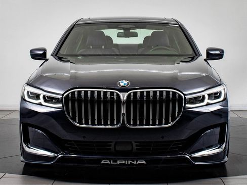 Used 2022 BMW ALPINA B7 xDrive image 2