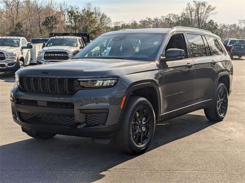 New 2025 Jeep Grand Cherokee L Altitude image 4