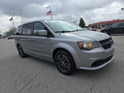 Used 2014 Dodge Grand Caravan SE