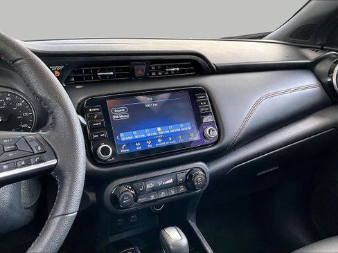 Certified 2024 Nissan Kicks SR w/ SR Premium Package FWD image 5