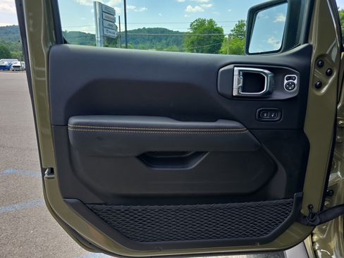 New 2025 Jeep Wrangler Unlimited Rubicon 392 image 19