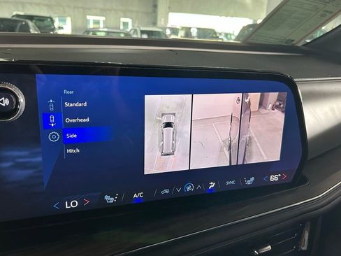 Used 2025 Chevrolet Suburban LT image 19