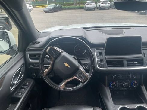 Used 2021 Chevrolet Suburban High Country RWD image 17