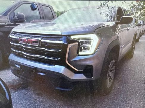 Used 2025 GMC Terrain Elevation AWD/4WD image 2