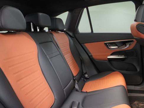 Used 2026 Mercedes-Benz GLC 300 image 29