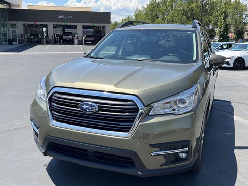 Used 2022 Subaru Ascent Limited w/ Technology Package AWD/4WD image 2