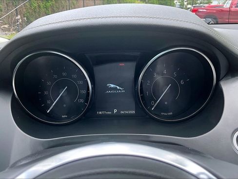 Used 2019 Jaguar E-PACE R-Dynamic S image 28