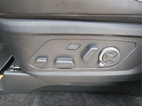 Used 2025 Hyundai Palisade Calligraphy image 17