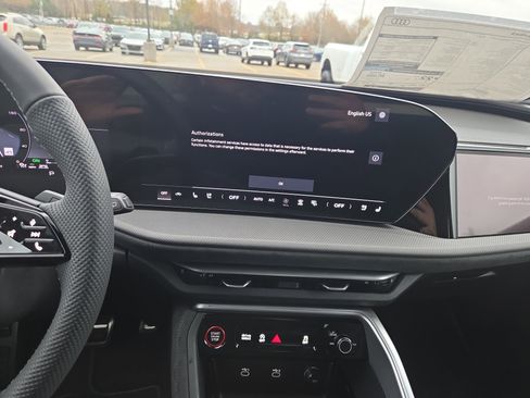 New 2025 Audi SQ5 Prestige image 10