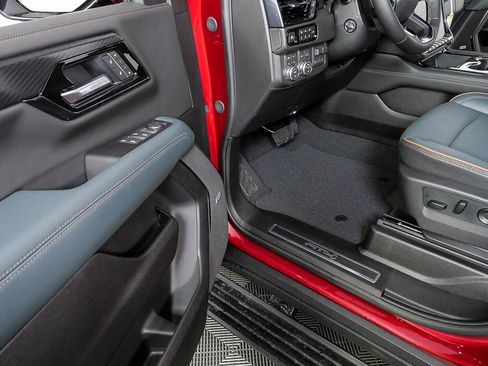 New 2026 GMC Yukon AT4 w/ AT4 Premium Plus Package AWD/4WD image 8