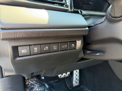 Used 2025 Toyota Camry XSE w/ Premium Plus Package AWD/4WD image 19