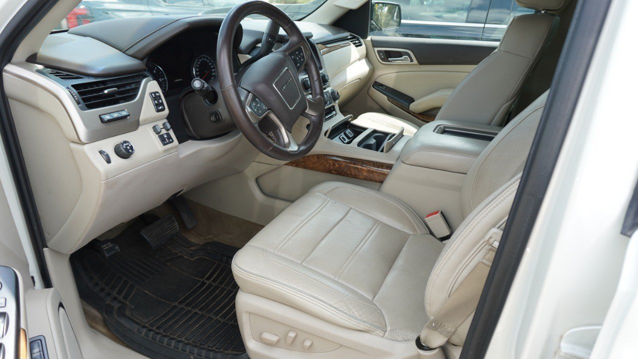 Used 2015 GMC Yukon Denali w/ Touring Package RWD image 8