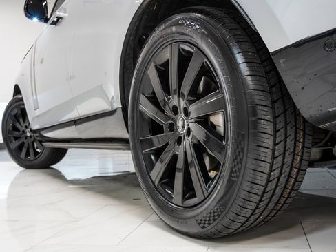 Used 2023 Land Rover Range Rover SE image 10