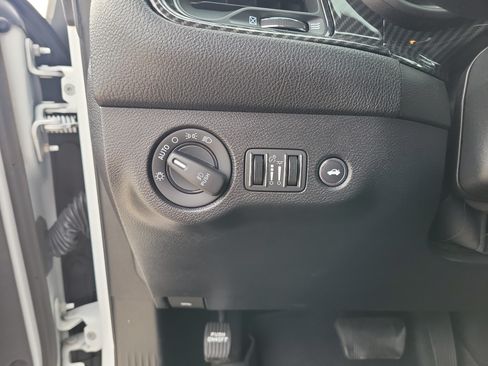 Used 2022 Dodge Challenger GT RWD image 19