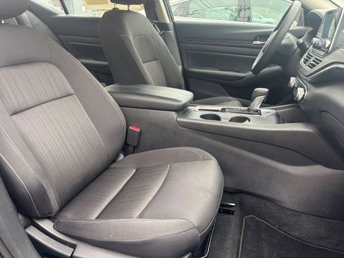 Used 2025 Nissan Altima 2.5 SV FWD image 28
