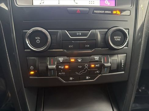 Certified 2018 Ford Explorer XLT w/ Equipment Group 201A image 25