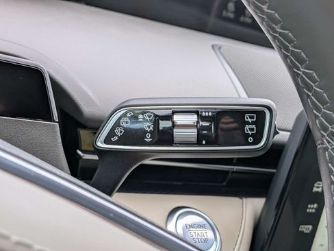 Used 2024 Lincoln Nautilus Premier AWD/4WD image 35