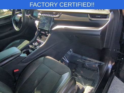 Certified 2025 Jeep Grand Cherokee Altitude RWD image 37
