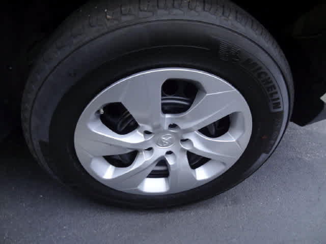 Certified 2025 Toyota RAV4 LE AWD/4WD image 12