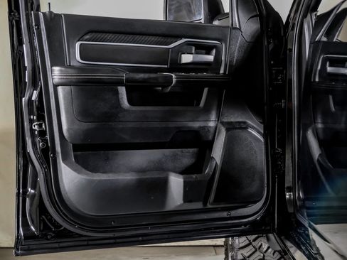 Used 2025 RAM 2500 Big Horn AWD/4WD image 33