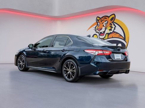 Used 2020 Toyota Camry SE image 7