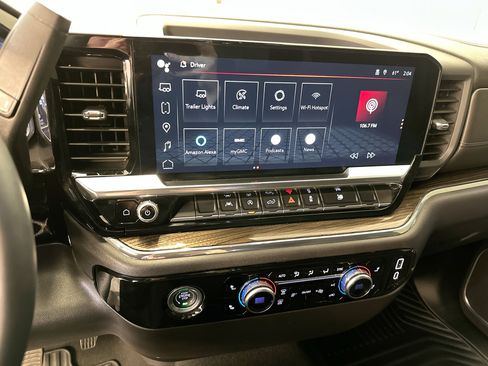 Used 2024 GMC Sierra 1500 Elevation image 26