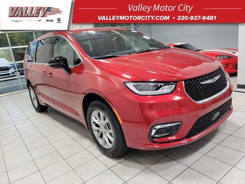 New 2026 Chrysler Pacifica Select image 1