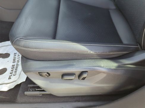 Used 2020 Volkswagen Atlas Cross Sport SE image 34