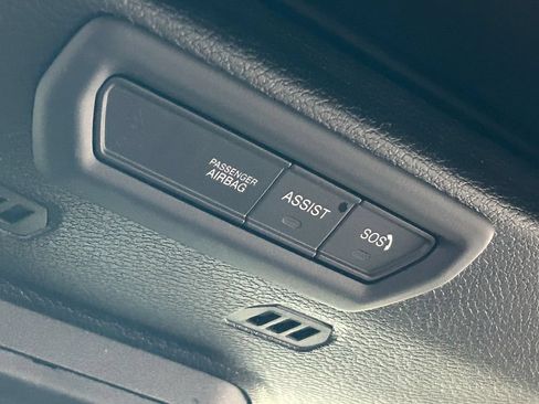 Used 2022 Jeep Wrangler Unlimited Sahara AWD/4WD image 19