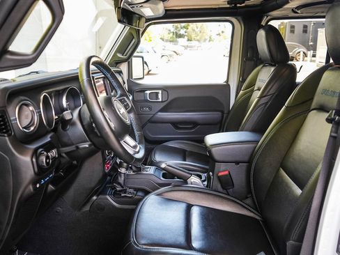 Used 2022 Jeep Wrangler Unlimited Rubicon 4xe w/ Cold Weather Group AWD/4WD image 16