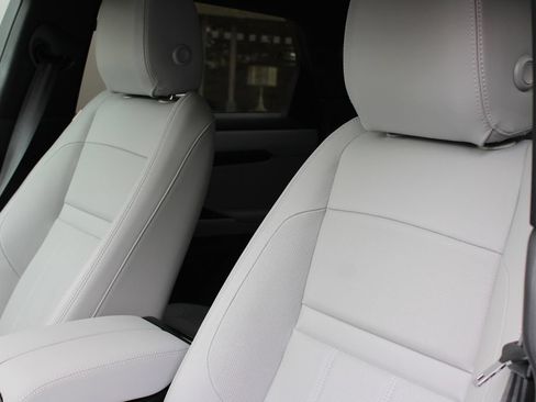 Used 2026 Land Rover Range Rover Evoque S AWD/4WD image 9