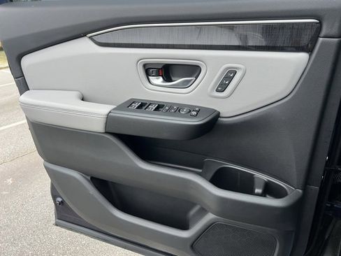 Used 2023 Honda Pilot Elite image 24