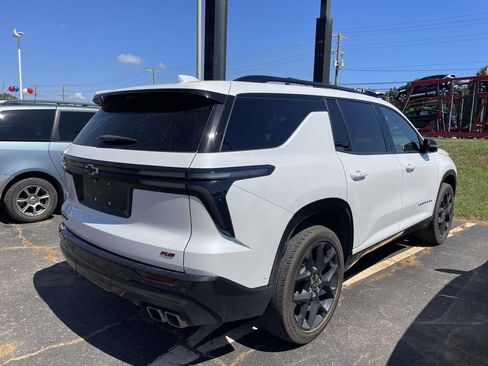 Used 2024 Chevrolet Traverse RS FWD image 6