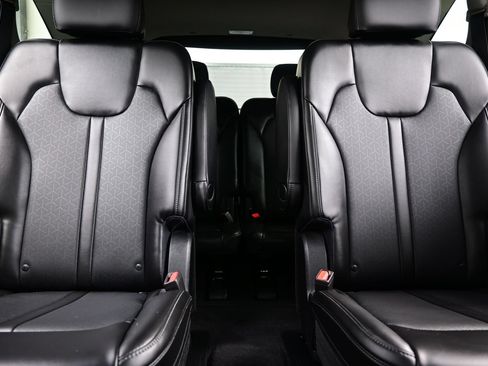 Used 2023 Kia Sorento SX FWD image 16