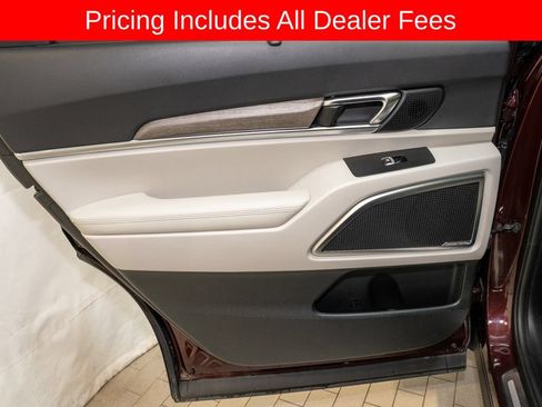 Used 2022 Kia Telluride SX w/ Towing Package AWD/4WD image 12