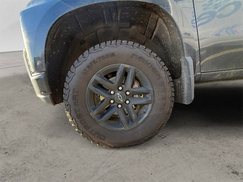 Used 2019 Chevrolet Silverado 1500 Custom Trail Boss w/ Custom Convenience Package image 9