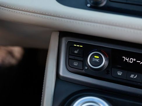 Used 2015 BMW i8 Pure Impulse World image 36