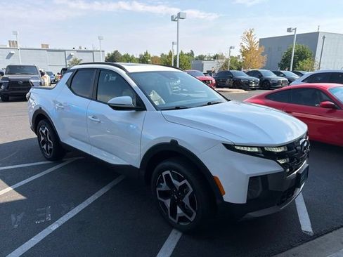 Used 2024 Hyundai Santa Cruz Limited AWD/4WD image 2