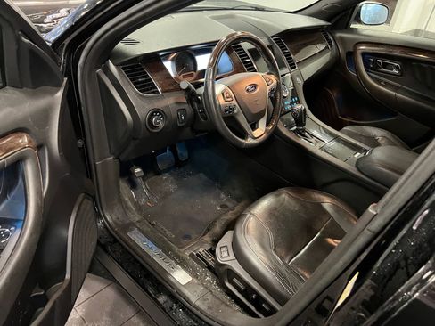 Used 2017 Ford Taurus Limited image 5