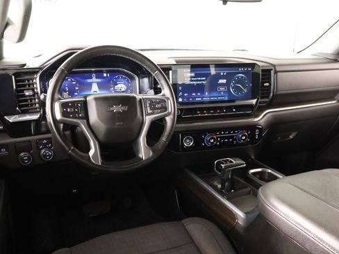 Used 2023 Chevrolet Silverado 1500 RST RWD image 2