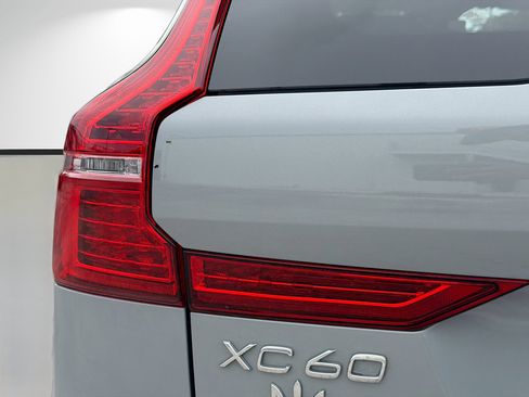 Used 2024 Volvo XC60 T8 Plus w/ Protection Package Premier AWD/4WD image 10