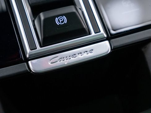 Certified 2023 Porsche Cayenne AWD/4WD image 30