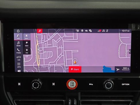 Certified 2025 Porsche Macan AWD/4WD image 18