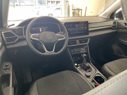 New 2026 Volkswagen Taos SE image 11