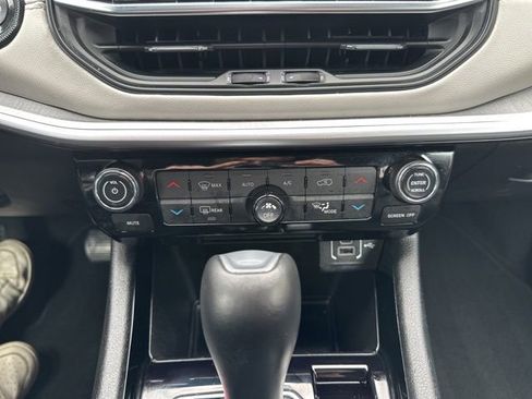 Used 2025 Jeep Compass Limited AWD/4WD image 30