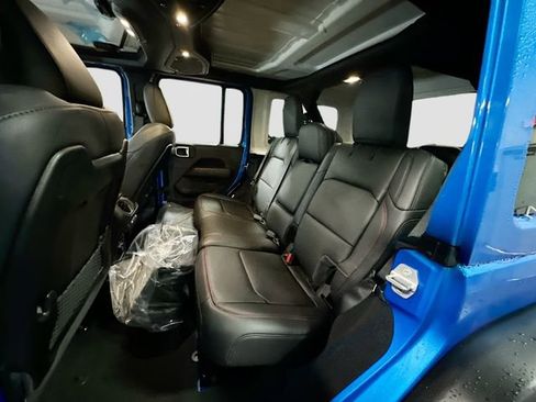 New 2026 Jeep Wrangler Unlimited Rubicon AWD/4WD image 26