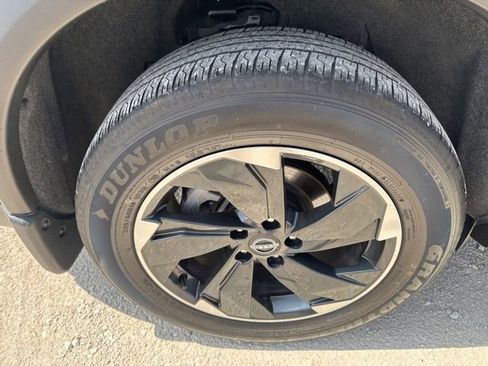 Used 2024 Nissan Rogue SV w/ SV Premium Package FWD image 21