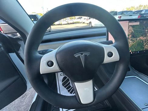 Used 2021 Tesla Model 3 Standard Range Plus image 16