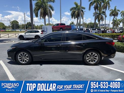 Used 2021 Toyota Avalon XLE w/ Moonroof Package FWD image 6