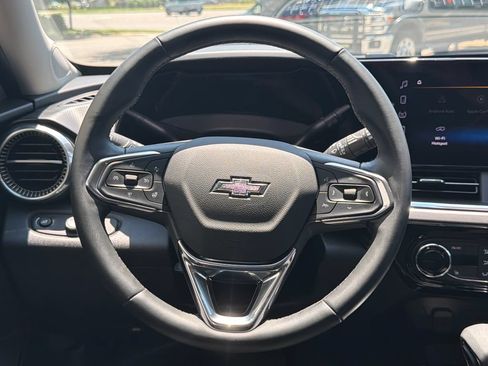 Used 2025 Chevrolet Trax ACTIV w/ Driver Confidence Package FWD image 28